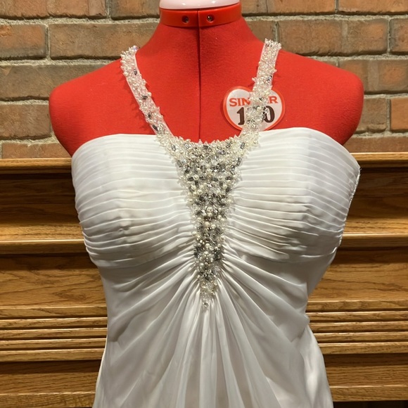 EUC Sz 2 Disney Fairytale Weddings by Alfred Angelo “Jasmine” - Picture 2 of 9